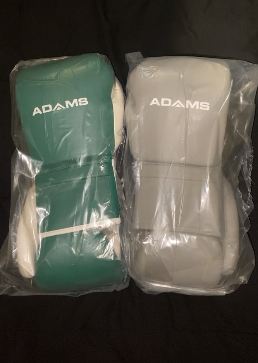 The gloves have arrived 👀🥊…

Shoutout <a href="/Adamsboxing_/">Adamsboxing</a> for the free gear 🫡 #AdamsBoxing