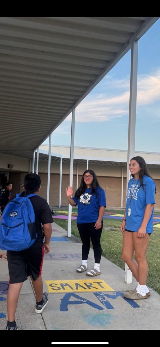 Serving the community with my Brewer High School softball team. 💙🐻🥎My teammates and I arrived early at one of our districts elementary schools to greet the students and read them books. We had so much fun. Thank you, Coach Richards and all the kids for inviting us.