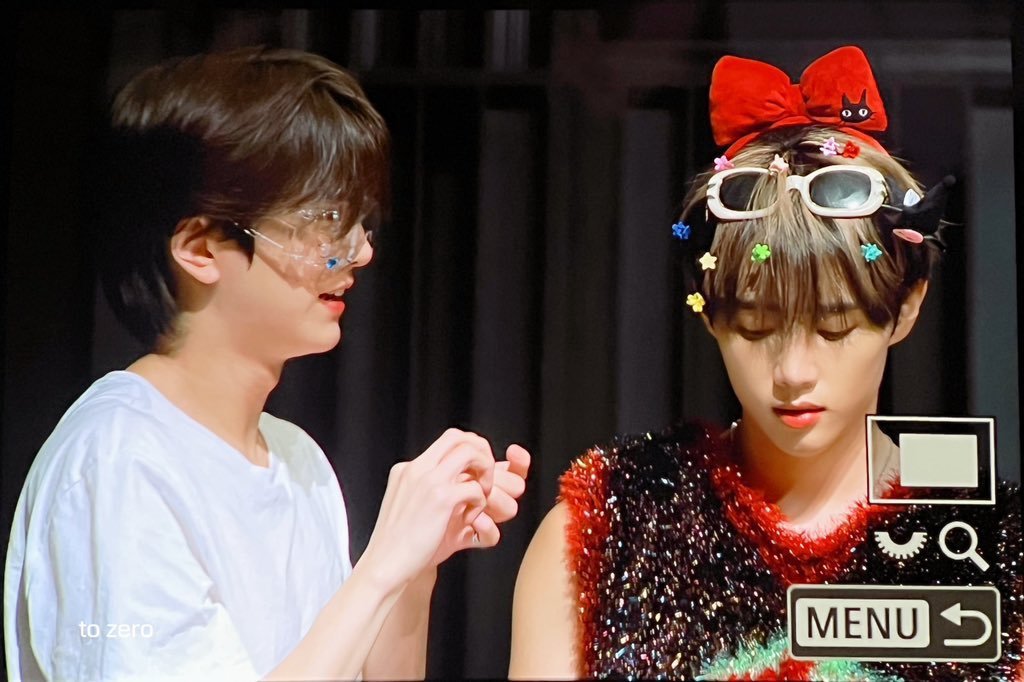 동생도 아냐 이건 진짜로 아기너구리를 바라보는 눈빛이야