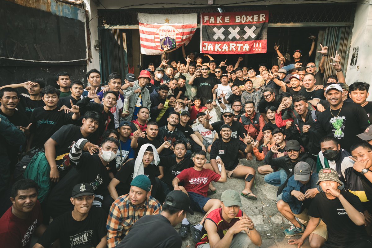 Aldenerrr's tweet photo. Satu Jakarta Satu ๐ฅ
#fakeboxer https://t.co/czi6LkBhAw