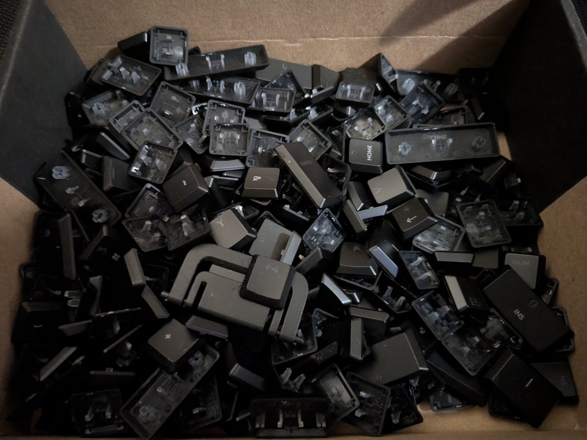 norph_star's tweet image. What do i do with all of these keycaps?
Wrong answers only.

@LogitechG 

#mechanicalkeyboards
#keyboarddesign