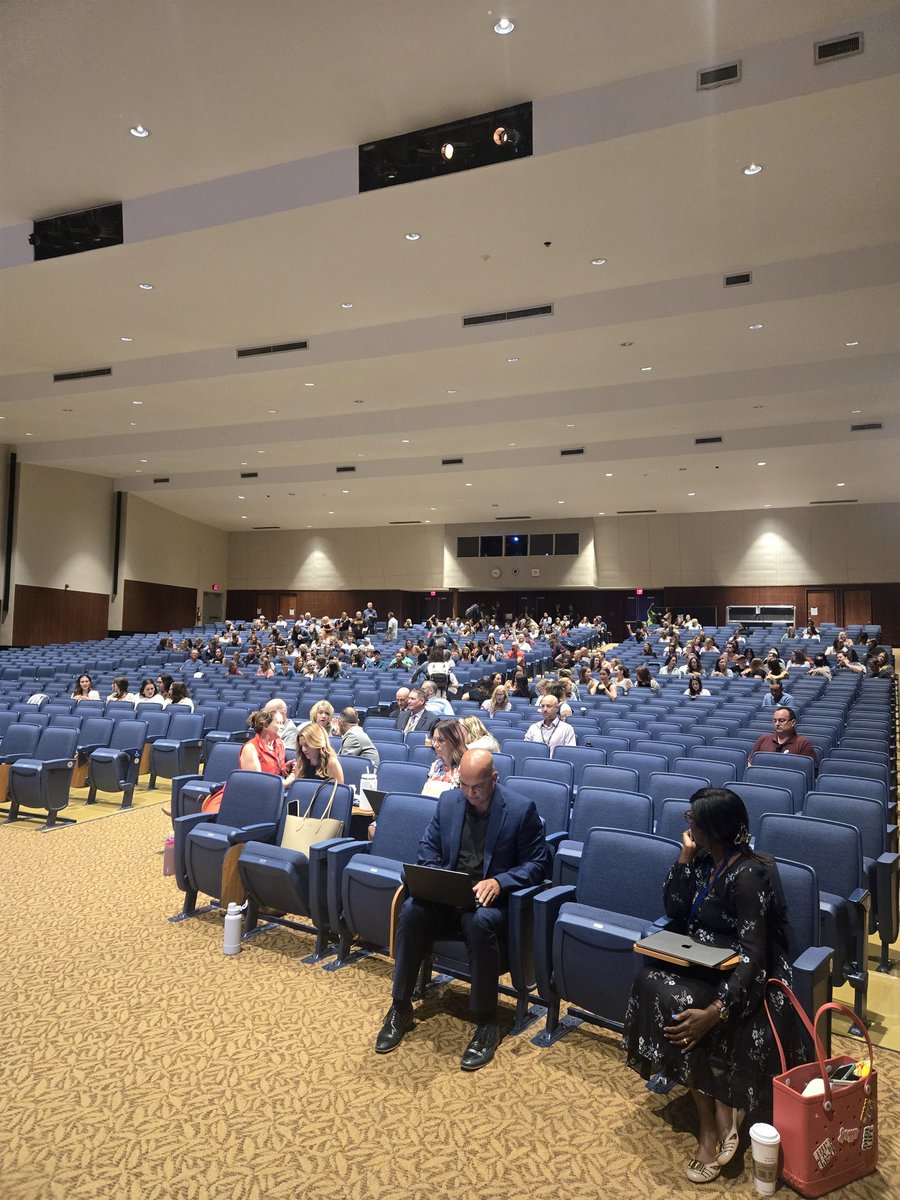 It was a honor to kick off the new school year at #LMTSD. This has been a dream of mine, and I'm deeply greatful to the amazing group of educators for the trusting me to lead today. It's an honor to serve as your Director of Technology. #ThankYou #MyELLStory