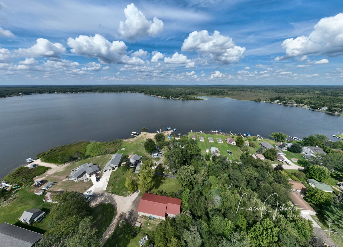 📷 Adding to the portfolio:
I’ve shot a few dozen real estate jobs over the years, and one of my agents recently came back asking for a set I did in 2022. Yup, I still had them and was able to provide 56 images at this level of quality.
This one isn’t from around Crystal, but I