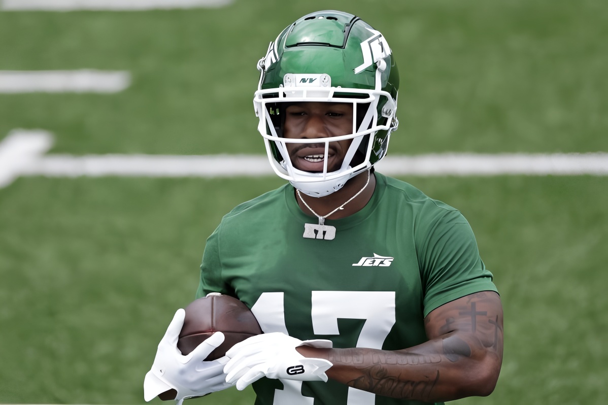 Name a player who was let go by another team that you want the Giants to add: