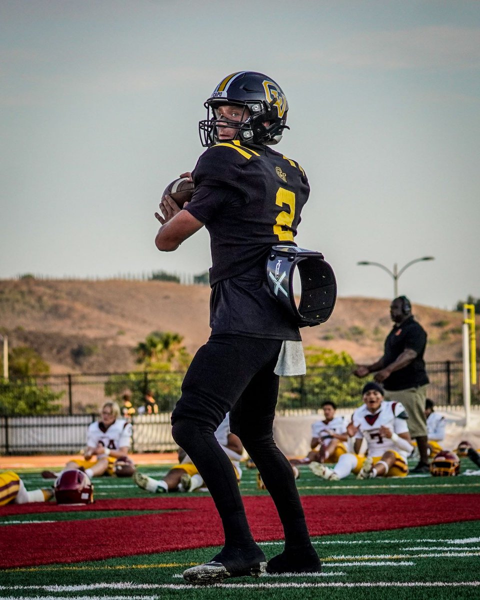Capo Valley football team celebrates opening win at Saddleback College, top players named
CLICK LINK:
ocsportszone.com/capo-valley-ce… <a href="/OCSportsZone/">OC Sports Zone</a> <a href="/capofootball/">Capo Valley Football</a> <a href="/DanSelwayQB/">Dan Selway</a> <a href="/FernandoMDonado/">Fernando M. Donado</a> <a href="/JAC0BRAM0S/">Jacob Ramos</a> <a href="/CapoUnified/">Capistrano Unified</a> <a href="/TimBurtIrvine/">Tim Burt</a> <a href="/jakerhodes88/">Jacob Rhodes ©</a>