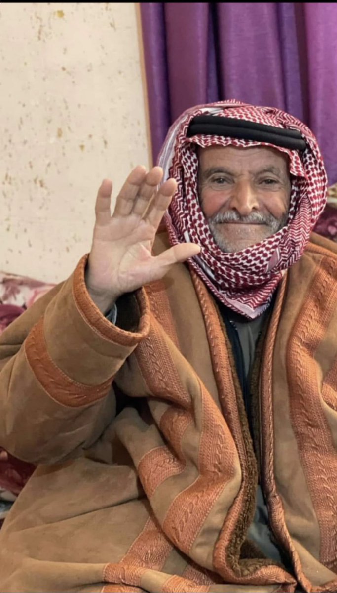 ﴿ رَوحٌ ورَيحَـانٌ وجَـنَّةُ نَعِيمْ ﴾
يارب عطّر قبر جدّي برائحة الجنة، اللهم ارحم أرواحاً رحلت واجعل الفردوس داراً ومقراً له يارب 💔