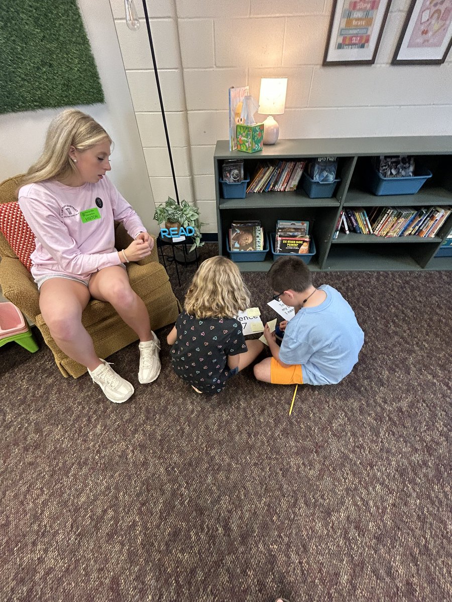 Mrskcbearcat tweet media