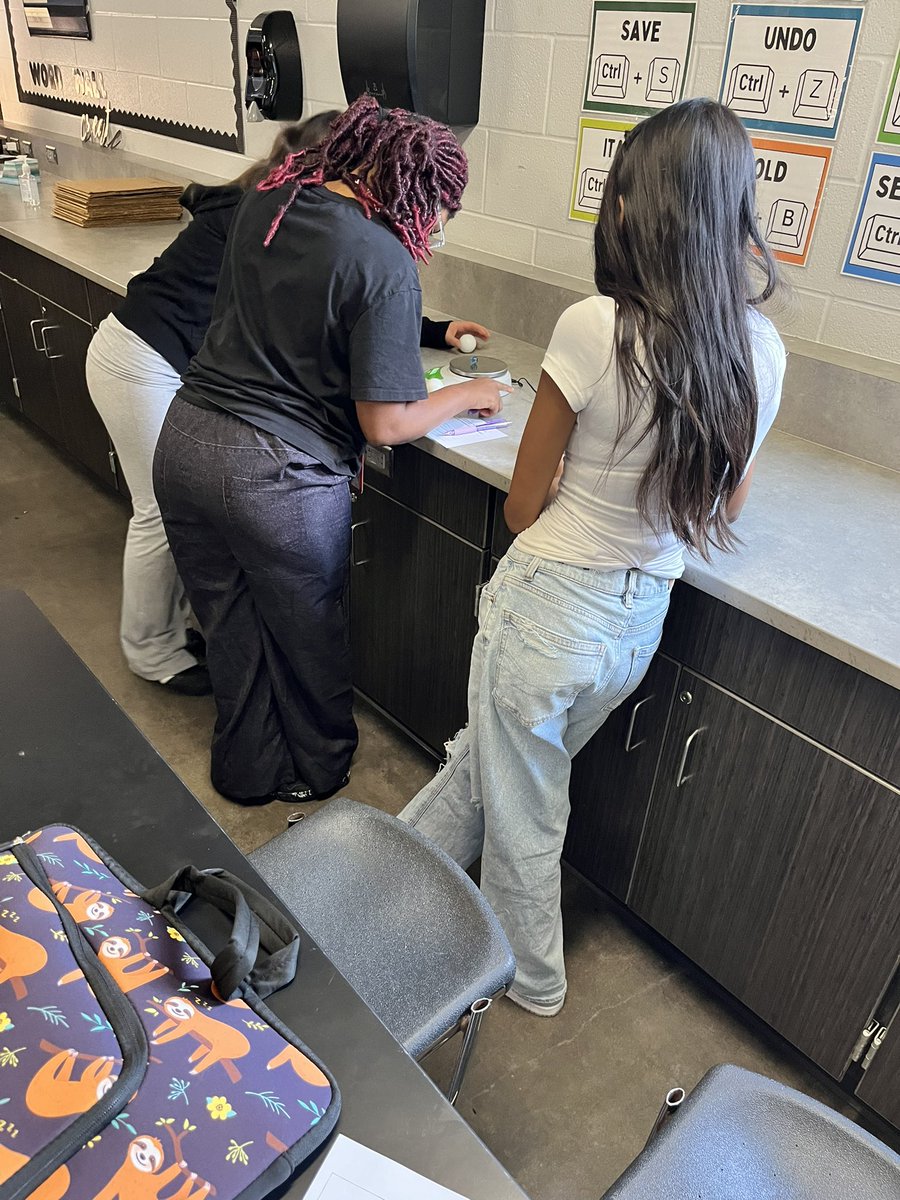 MrsLAVILEZ tweet media