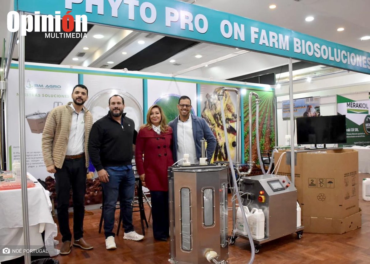 Opinion_Bolivia's tweet image. #SantaCruz | En el segundo día del Congreso Internacional de la #Soya empresas presentaron sus stand de productos, insumos y maquinaria #agrícola para el manejo de plagas, enfermedades, malezas, cosecha, agricultura y biotecnología.
📸 Noé Portugal | Diario OPINIÓN