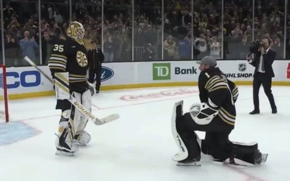 I know Travis Kelce just proposed to Taylor Swift but have your favorite goalies ever proposed to each other