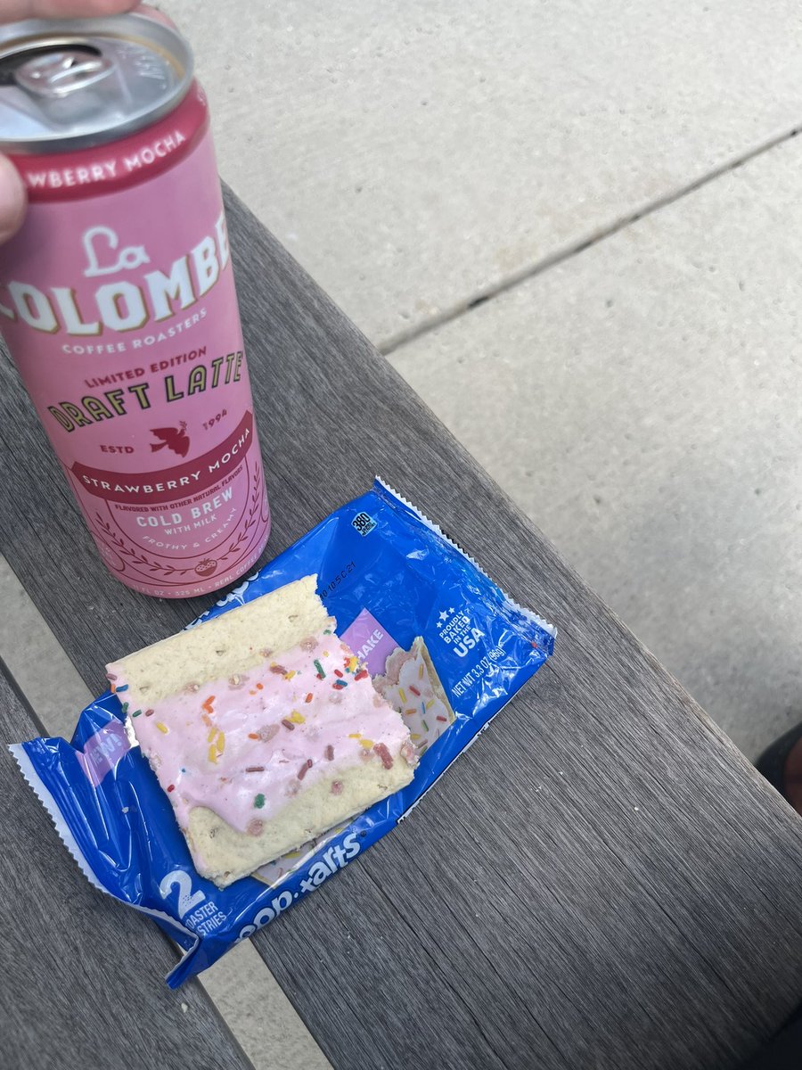 BrendanRider's tweet photo. I LOVE MY PINK SLOP!!!! I AM VERY HEALTHY AND CAN BE TRUSTED WITH PINK, BLUE, RED FLAVORed THINGS!! https://t.co/N79VlV2zFP