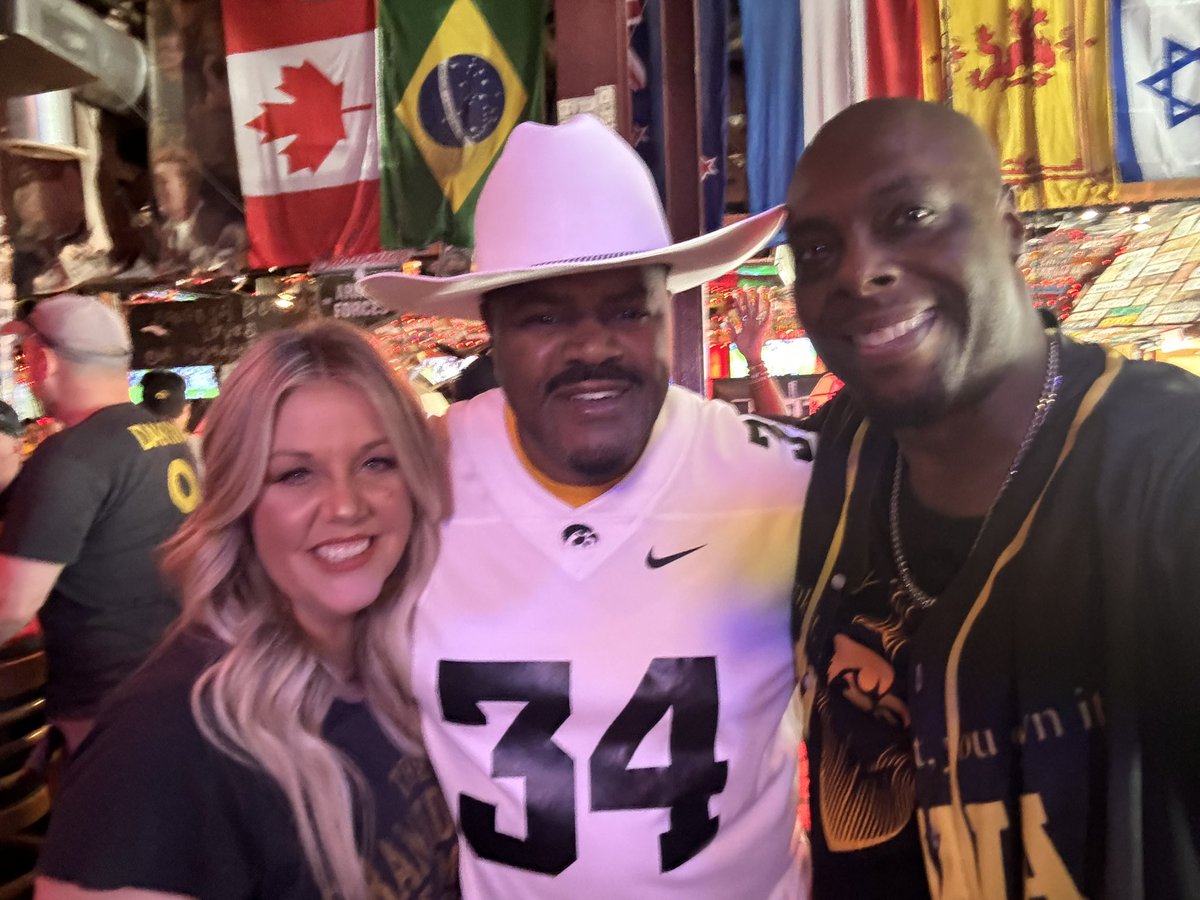 LA Iowa Club tweet media