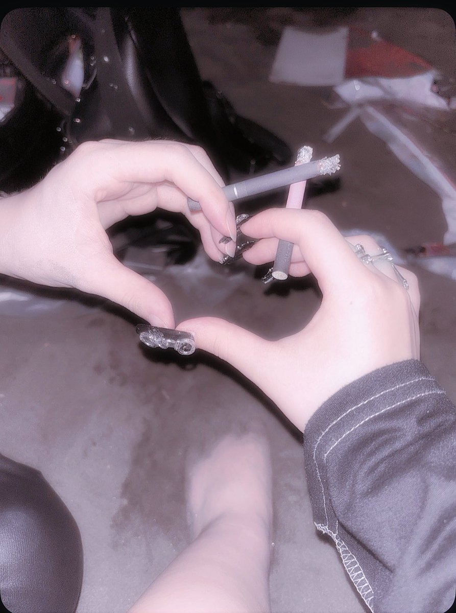 ✞ 𝒕𝒂𝒈 ✟

れるのこと忘れないでね

08￤♀️￤病み垢￤0D￤お隣有

♡or↺で気になりさんお迎え