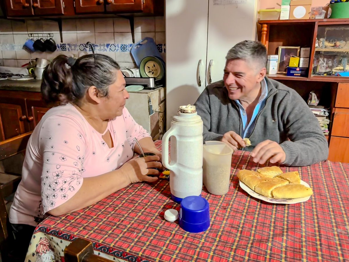 julio_silman's tweet photo. Mónica es de esas personas que contagian fuerza 💪, trabaja sin rendirse y demuestra que, aun en tiempos difíciles, siempre hay esperanza para salir adelante 🌟 #Fuerza #Trabajo #Esperanza https://t.co/DCBLo5yAea