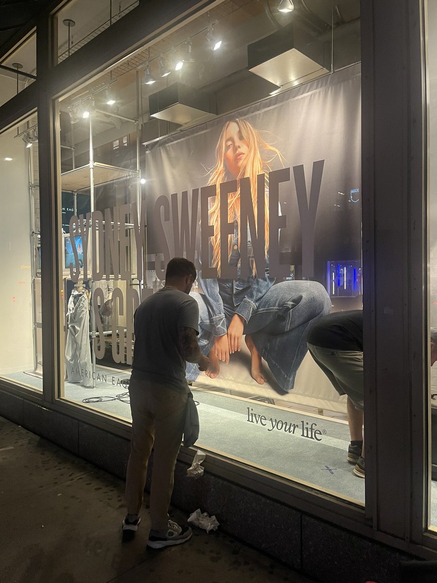 SoHoLoftGuy's tweet photo. The end of an era in SoHo.

Don’t cry because it’s over, smile because it happened. https://t.co/RiUKHCwpZt