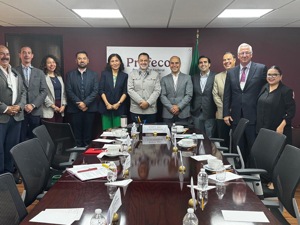 En Onexpo Nacional mantenemos nuestro compromiso de diálogo y colaboración para impulsar el desarrollo del sector gasolinero en favor de los consumidores. Agradecemos al titular de la <a href="/Profeco/">Profeco</a>, <a href="/ivan_escalante/">Iván Escalante</a>, por su disposición para atender las necesidades del sector.