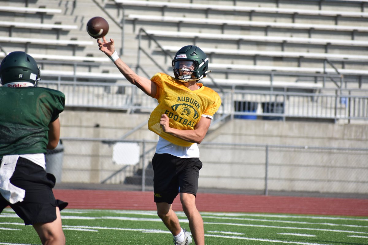 bigplaybenray's tweet photo. Day 6: Auburn

This Trojans offense looks scary. Senior QB Baylen Erdmann is rearing to go after his commitment to UJ (Hon Jims).

Erdmann also wide receiver Lucas Whitehall-Gilkes back for another season, along with WR Christian Titialii who missed all of 2024 with an injury. https://t.co/7MrdTEKo0e