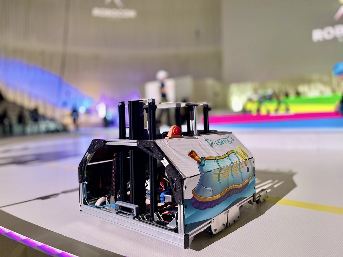 pond8020's tweet photo. Dチーム D:ivers 試走中 #XROBOCON https://t.co/XKS1i5En1w