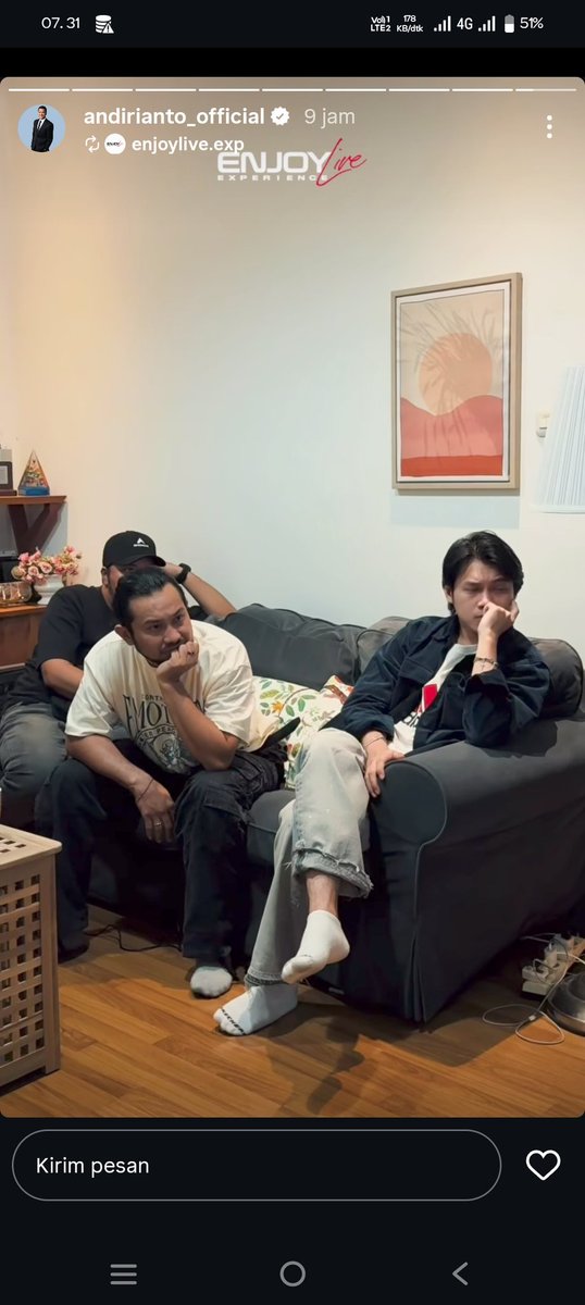 Gatau rony kenapa ikutan tapi gua seneng banget dia bisa mendengarkan bahkan mungkin ikut andil dalam diskusi itu, dia mendapat ilmu baru,relasi baru, cara pandang baru dalam hidup bermusik dan berkreasi 🥹

Bangga bgt sama rony, bismillah ilmunya di serap ya sayangku 😘