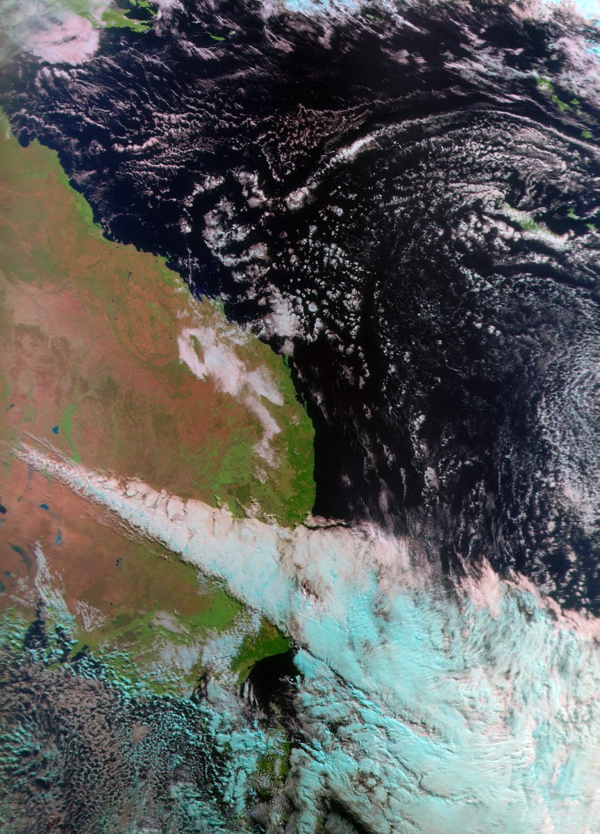 #MeteorMN2_3 (22:44UTC) 8:44am 27 Aug AEST
#Satdump, #QFH, #Nooelec Noaa, #RTLSDR
#weather #LRPT #Satellite #Australia