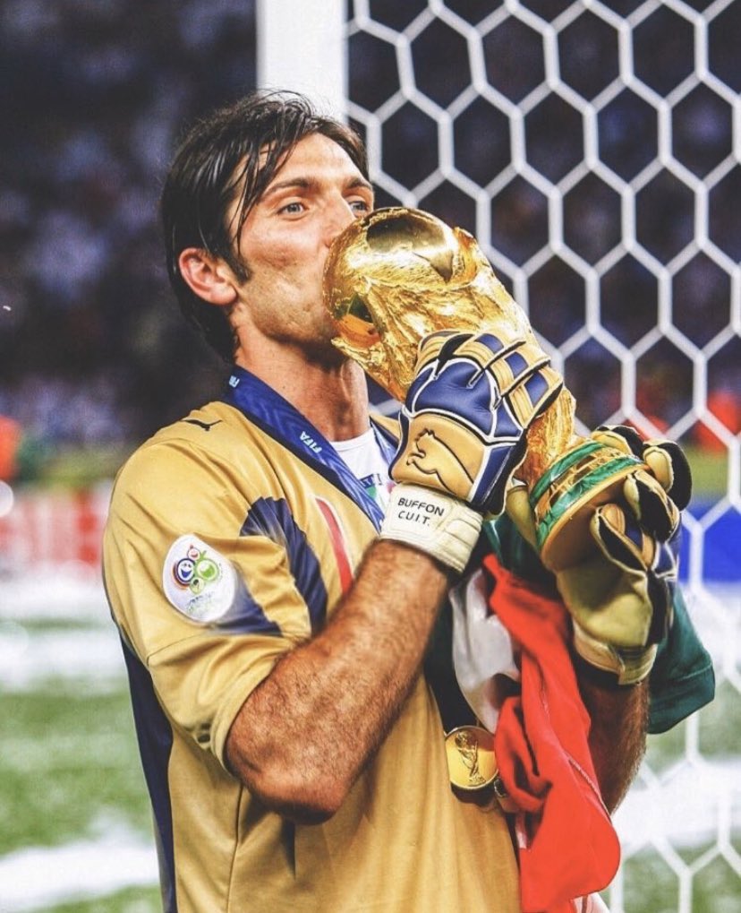 من السهل ام تصبح حارس مرمى جيد
ومن الصعب ان تصبح حارس مرمى ممتاز
من المستحيل ان تصبح جانلويجي بوفون 🐐
الاسطورة صاحب 506 كلين شيت 🐐🇮🇹