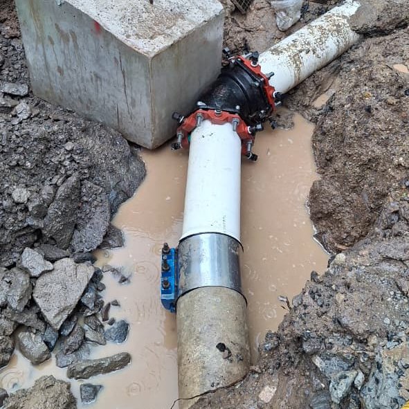 IDAANinforma's tweet image. 📍Metro 
👷⚙️🛠️

✅  Culminamos  satisfactoriamente  los trabajos de  desvíos de tubería de 8 pulgadas de hierro dúctil en el sector de Clayton, corregimiento de Ancón.
🚰El suministro de agua potable se restablece progresivamente en el sector.

¡El agua no puede esperar!