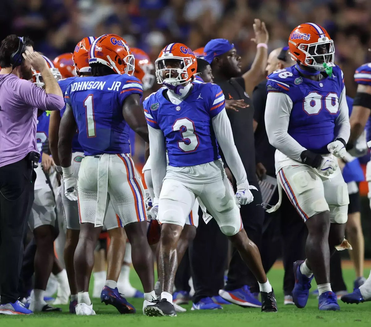 BREAKING: Jason Marshall Jr will be the starting NICKEL for the Miami Dolphins Week 1 🐊

Marshall had a great Senior Year at Florida before an injury cut his season short.