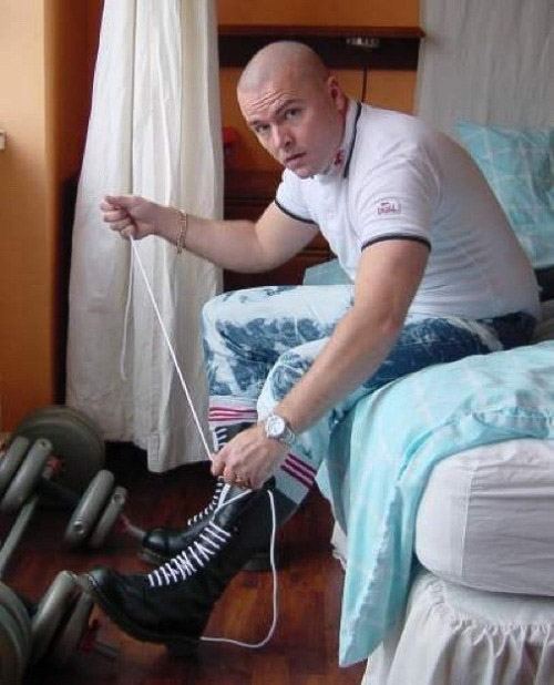 ¹⁴/₈₈ GasMasked Skin 🏴󠁧󠁢󠁥󠁮󠁧󠁿 tweet media