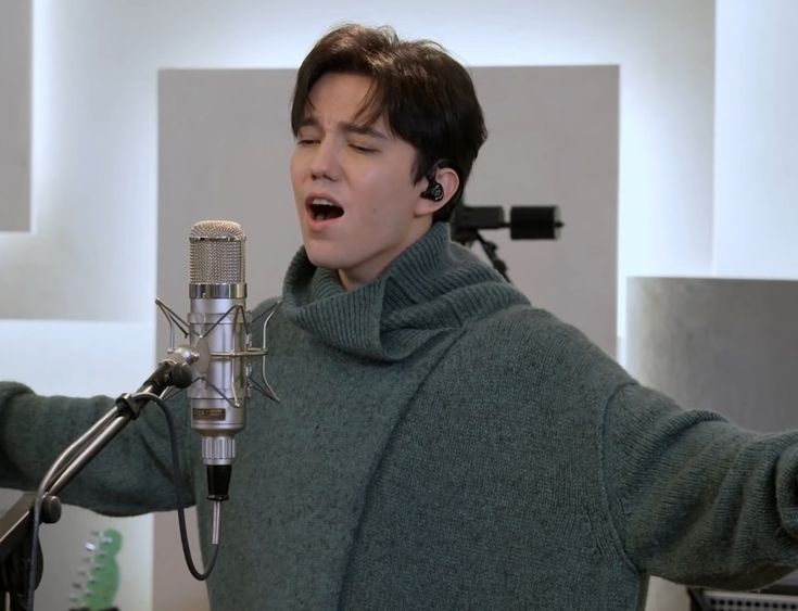 Lorena Liu (@lorenaliu11) on Twitter photo <a href="/ESPN_CENAM/">ESPN Centroamérica</a> Felicidades a <a href="/dimash_official/">Dimash Qudaibergen</a> mi cantante favorito. Debe estar feliz por la historia que hace este club Kazajo, sin duda los Dears seguiremos de cerca el avance de este equipo.
#DimashQudaibergеn
Aquí en dos de sus facetas, amante del fútbol y cantante. <a href="/ESPN_CENAM/">ESPN Centroamérica</a> Felicidades a <a href="/dimash_official/">Dimash Qudaibergen</a> mi cantante favorito. Debe estar feliz por la historia que hace este club Kazajo, sin duda los Dears seguiremos de cerca el avance de este equipo.
#DimashQudaibergеn
Aquí en dos de sus facetas, amante del fútbol y cantante.