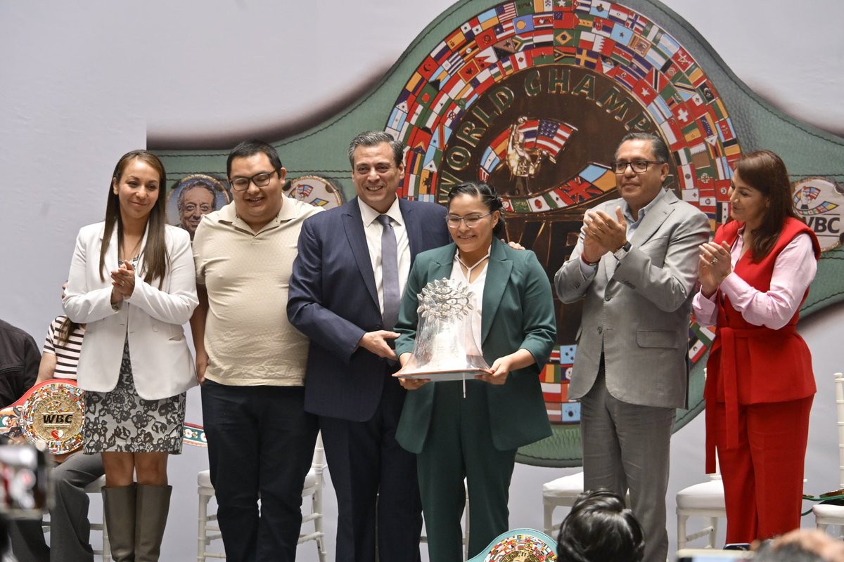 Yet another amazing Tuesday WBC press conference #martesdecafe as we traveled to Toluca to honor <a href="/RocaZamora/">Ibeth Roca Zamora</a> as she is now formally retired . We also presented the Aztec Warrior belt to Israel Vazquez father and sister and signed a collaboration agreement with the city for social