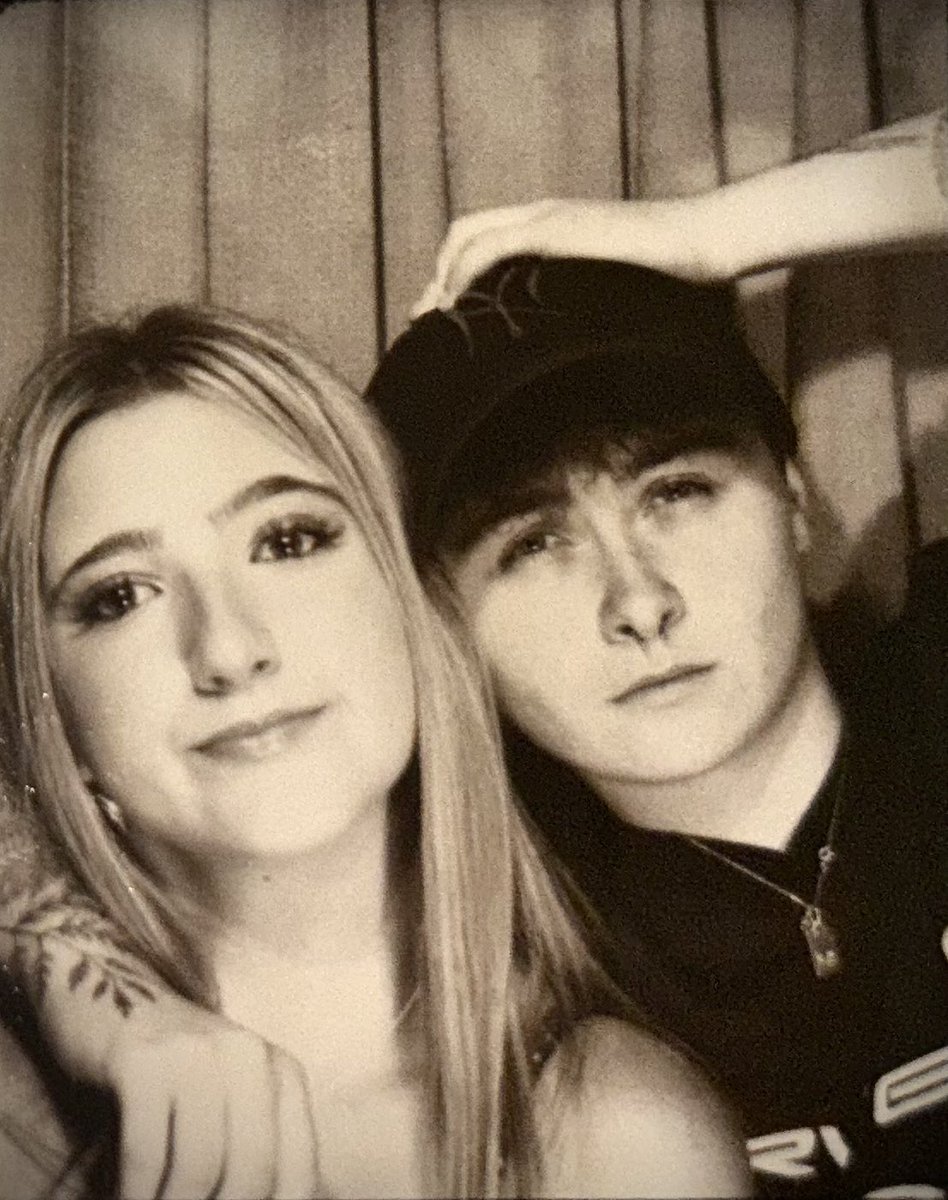 notcryingwolf's tweet image. one year with my favorite person 💝