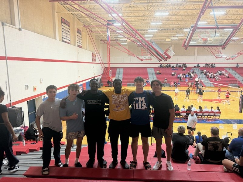 Happy to come out and support our tennis and volleyball team! #stangcomp106 <a href="/GHSMustangsFB/">GHSMustangsFootball</a> <a href="/coachrsmith12/">Coach Ryan Smith</a> <a href="/HunterGross_19/">Hunter Gross</a> <a href="/coachjjohnson9/">Coach Jonah Johnson</a>