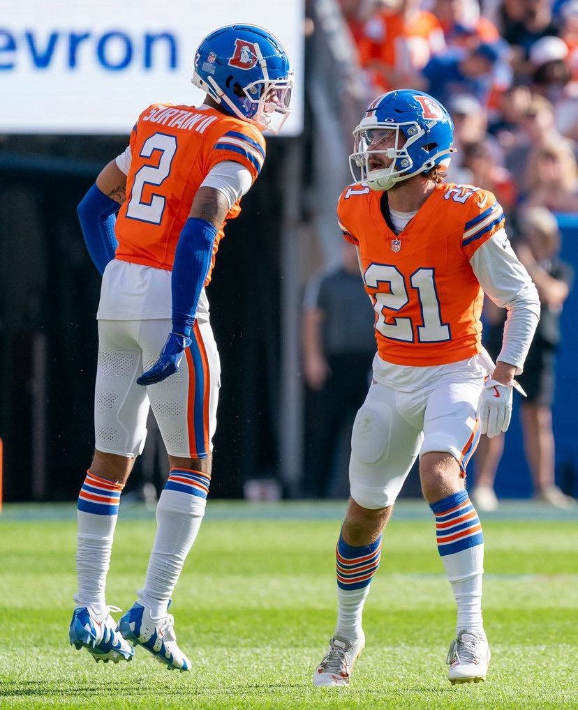 🚨🚨🚨

The Broncos throwback games will be:

Week 10 vs Raiders (TNF)
Week 16 vs Jaguars

The news you were all waiting for