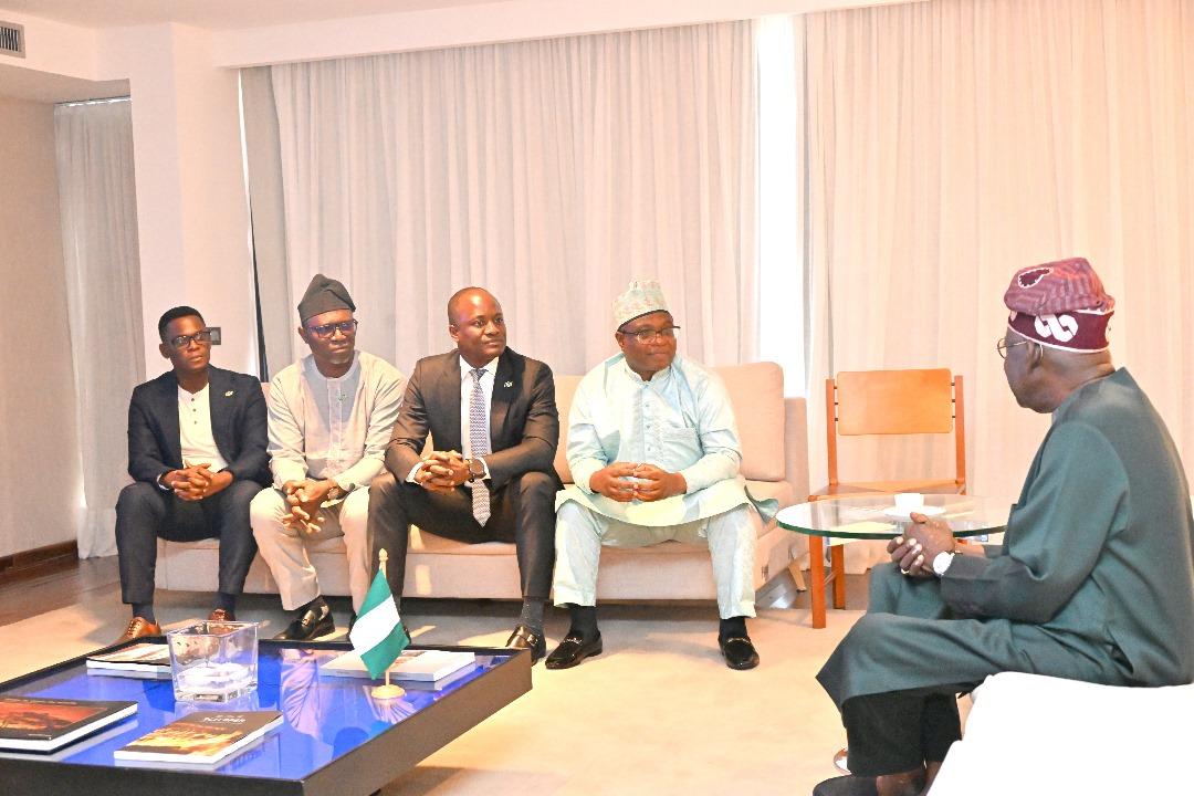 SundayDareSD's tweet image. STATEHOUSE PRESS RELEASE

PRESIDENT TINUBU HOSTS NGX GROUP BOARD AND SEC DIRECTOR-GENERAL IN BRAZIL, INVITED TO NGX TRADING FLOOR

President Bola Ahmed Tinubu has commended Nigeria’s capital market's remarkable growth since he assumed office over two years ago.

He noted the…