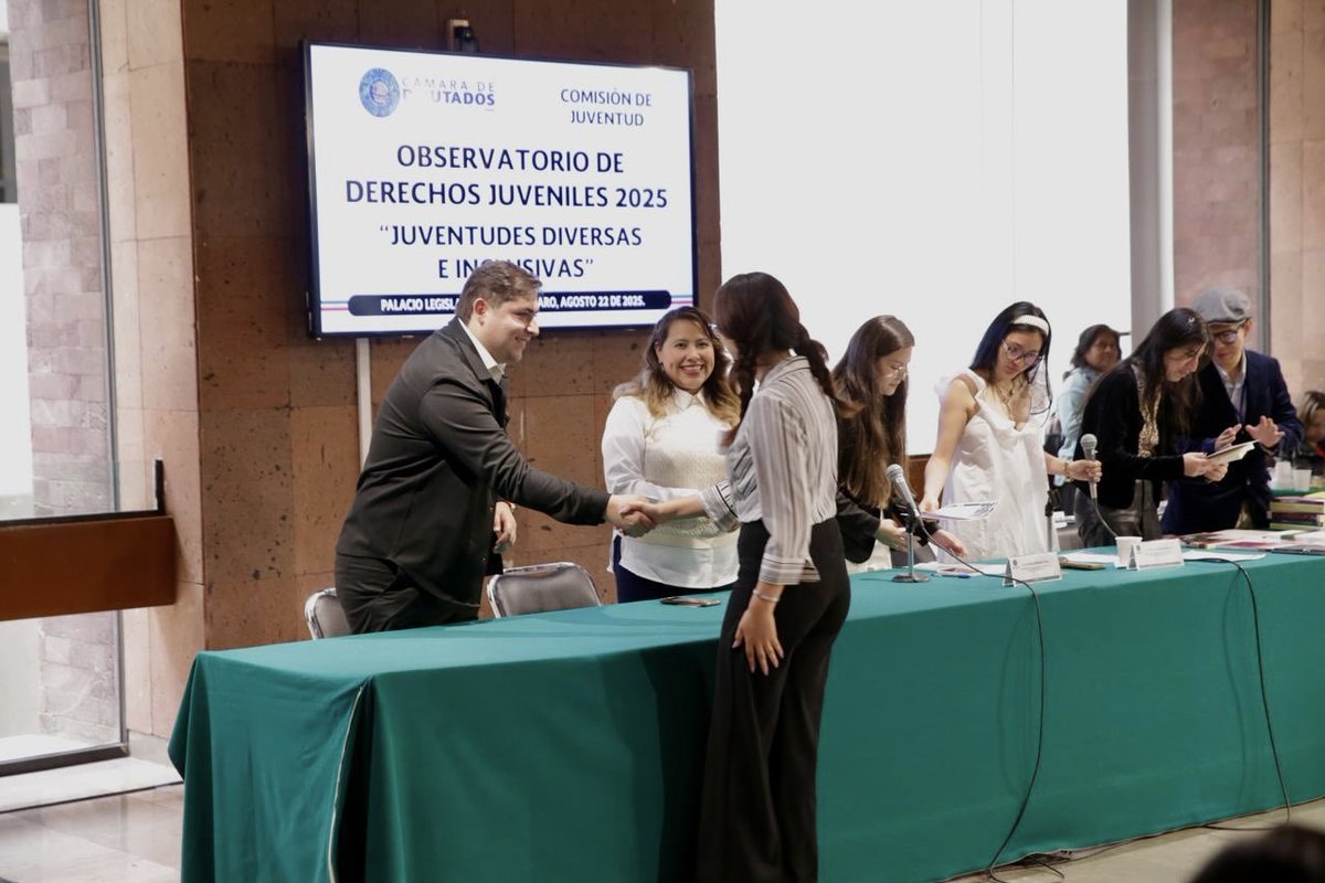 ateneo_juventud's tweet photo. En colaboración con la Comisión de Juventud de la @Mx_Diputados llevamos a cabo el Observatorio de Derechos Juveniles 👁️

Juventudes de todo el país compartieron propuestas sobre derechos, inclusión y participación. 🏛️ 🌎

#SomosAteneo #Juventudes2025 #DerechosJuveniles #ODJ https://t.co/hQP4IYQ6W4