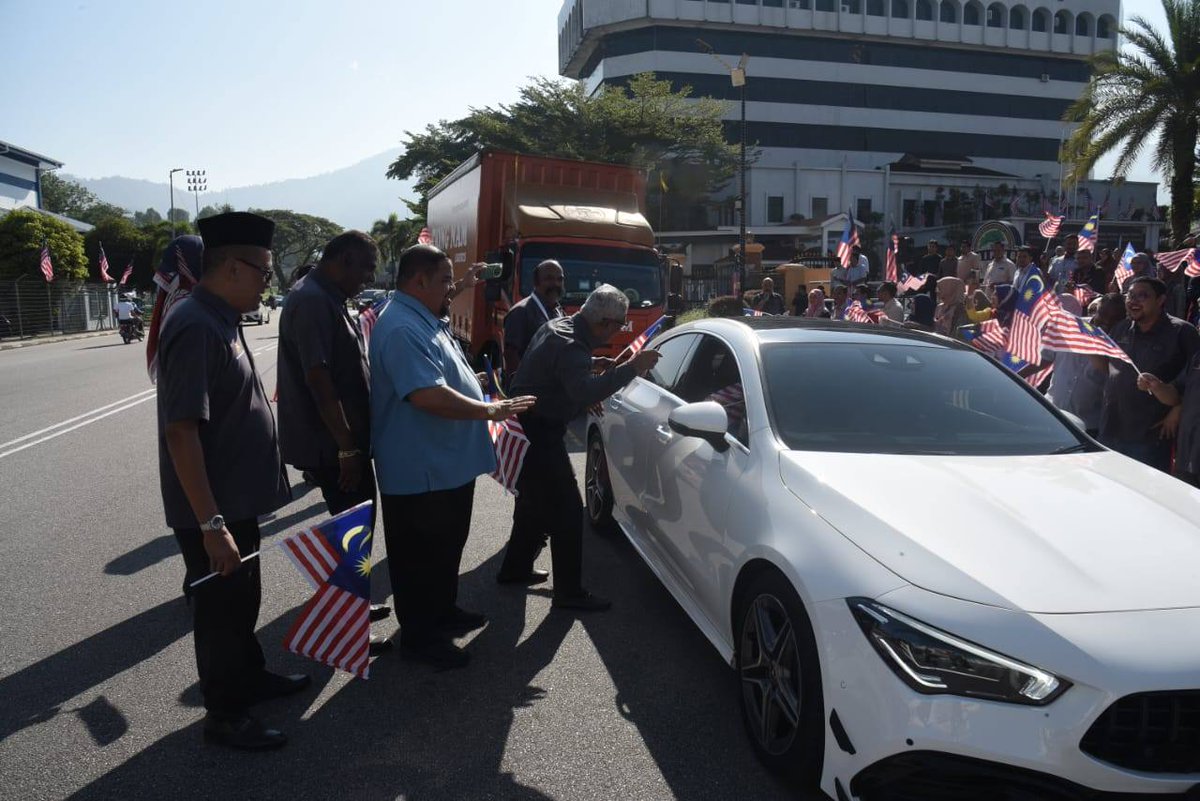 MPTaiping's tweet photo. MAJLIS PELANCARAN KEMPEN KIBAR JALUR GEMILANG PERINGKAT MPT 2025
22 Ogos 2025 – Majlis Perbandaran Taiping (MPT) telah mengadakan Majlis Pelancaran Kempen Kibar Jalur Gemilang bersempena Bulan Kebangsaan dan Hari Malaysia 2025 di Dataran Warisan, Taiping. https://t.co/44QKS4yqy8