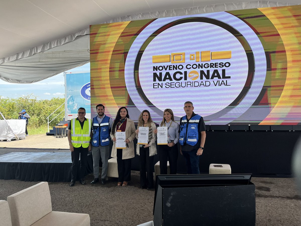 Nación Transporte (@naciontransport) on Twitter photo Muestran <a href="/fundaleatica/">Fundación Aleatica</a> & <a href="/Grupo_Bimbo/">Grupo Bimbo</a> la
Importancia de las campañas de seguridad en las empresas #congresoantp2025 <a href="/ANTPMexico/">Asociación Nacional de Transporte Privado</a> Muestran <a href="/fundaleatica/">Fundación Aleatica</a> & <a href="/Grupo_Bimbo/">Grupo Bimbo</a> la
Importancia de las campañas de seguridad en las empresas #congresoantp2025 <a href="/ANTPMexico/">Asociación Nacional de Transporte Privado</a>