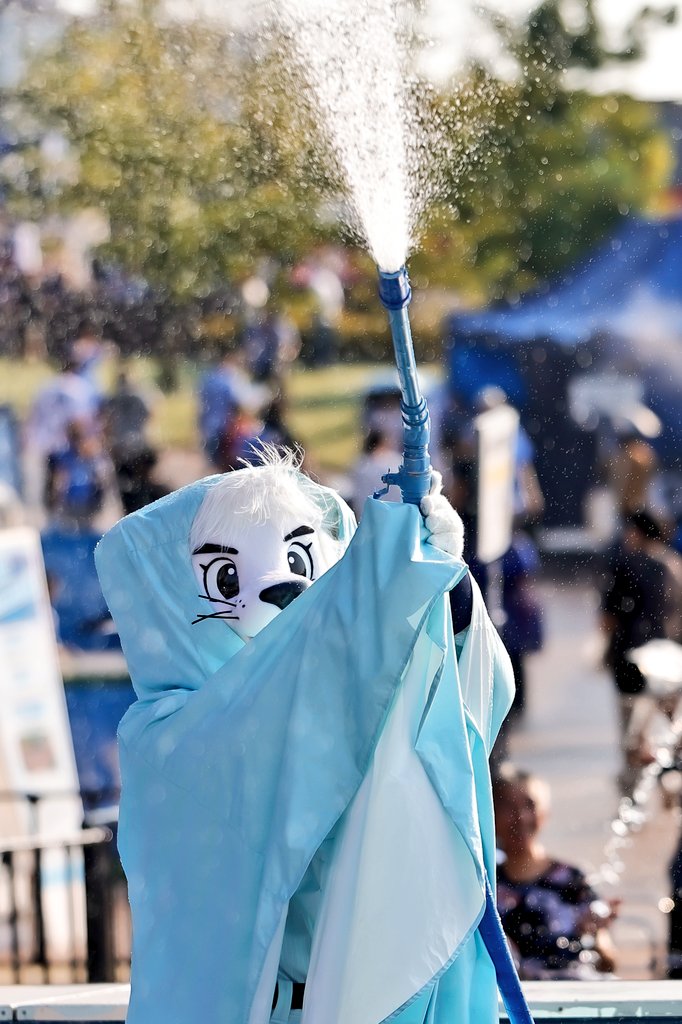 スプラッシュの予約なぜか横の場所ばかりでレオにかけられねーよって毎回言われる人。上から攻撃は結構届いてたよ。
#レオカッコイイ