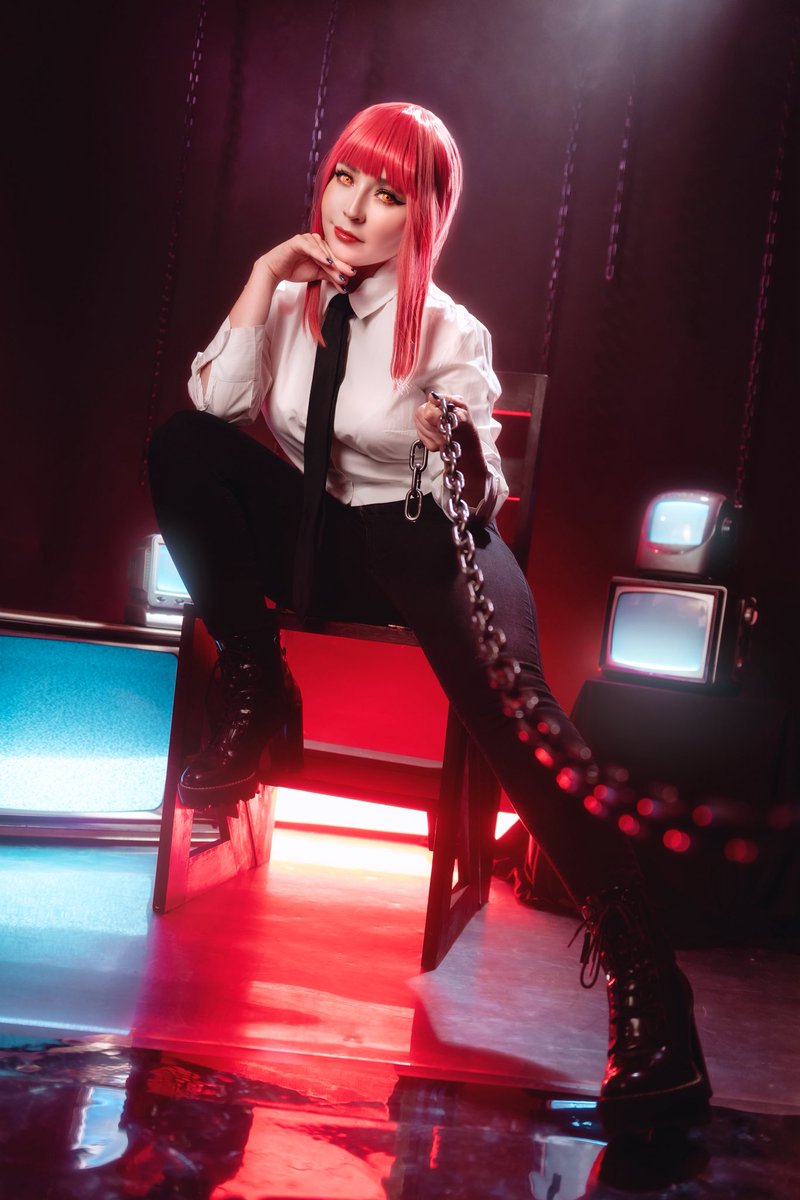 ¿Me das un woof woof?  🐕 ¿Serías bueno ? 

No pensé que les gustara tanto como me veo de  #makima de #chainsawman :) 

Está disponible ya en los Patroncitos 🧡
 patreon.com/Faninirabbids

Foto y grande idea de <a href="/Rubas_619/">Rubas</a> ✨