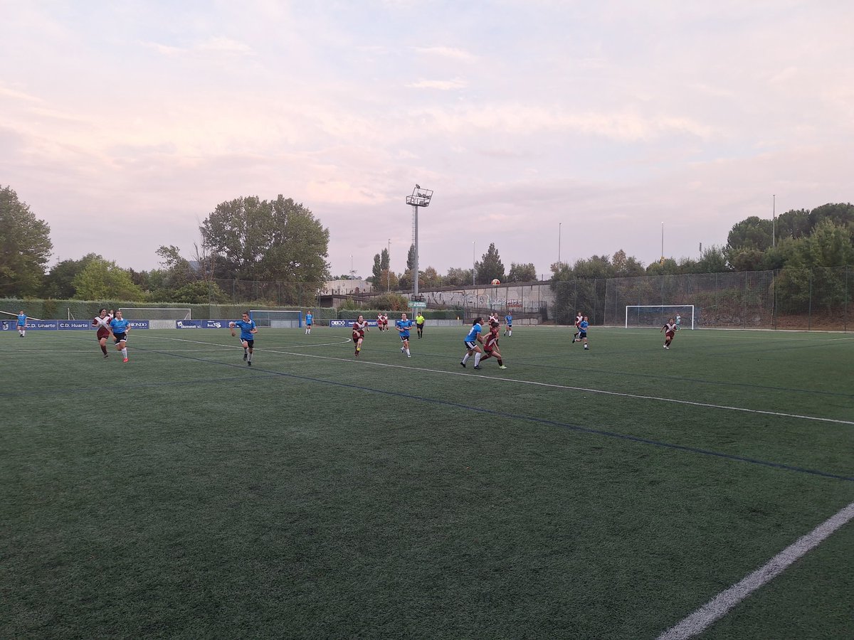 huartefem's tweet photo. 3 FEDERACIÓN!!
Huarte 4-1 Gares
Seguimos con la fase de puesta a punto para la liga.Gares plantó cara y las azulikas tuvieron que emplearse a fondo para sacar el partido adelante.
💙🖤⚽️ https://t.co/51g6xwkmvU