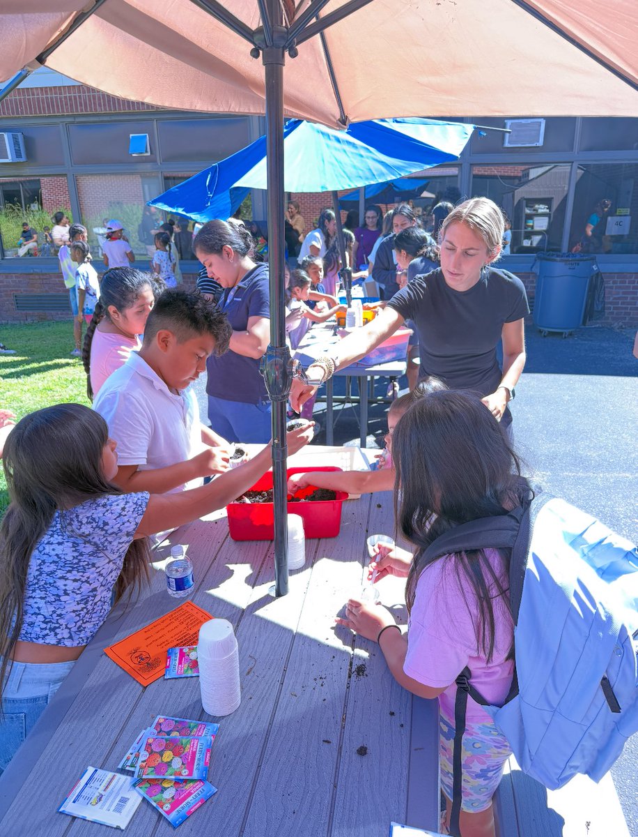 MsHernandezPCSD's tweet photo. The Hillcrest Jumpstart was an amazing success today! We had a wonderful turnout and lots of fun! Thank you to our families and staff for joining us today as we begin to 2025-2026 school year! #PeekskillPromise❤️💙 https://t.co/1uL0pcUves