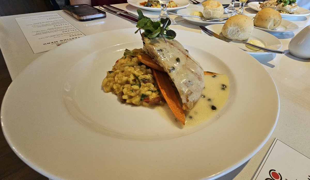 Overseas Press Club tweet media