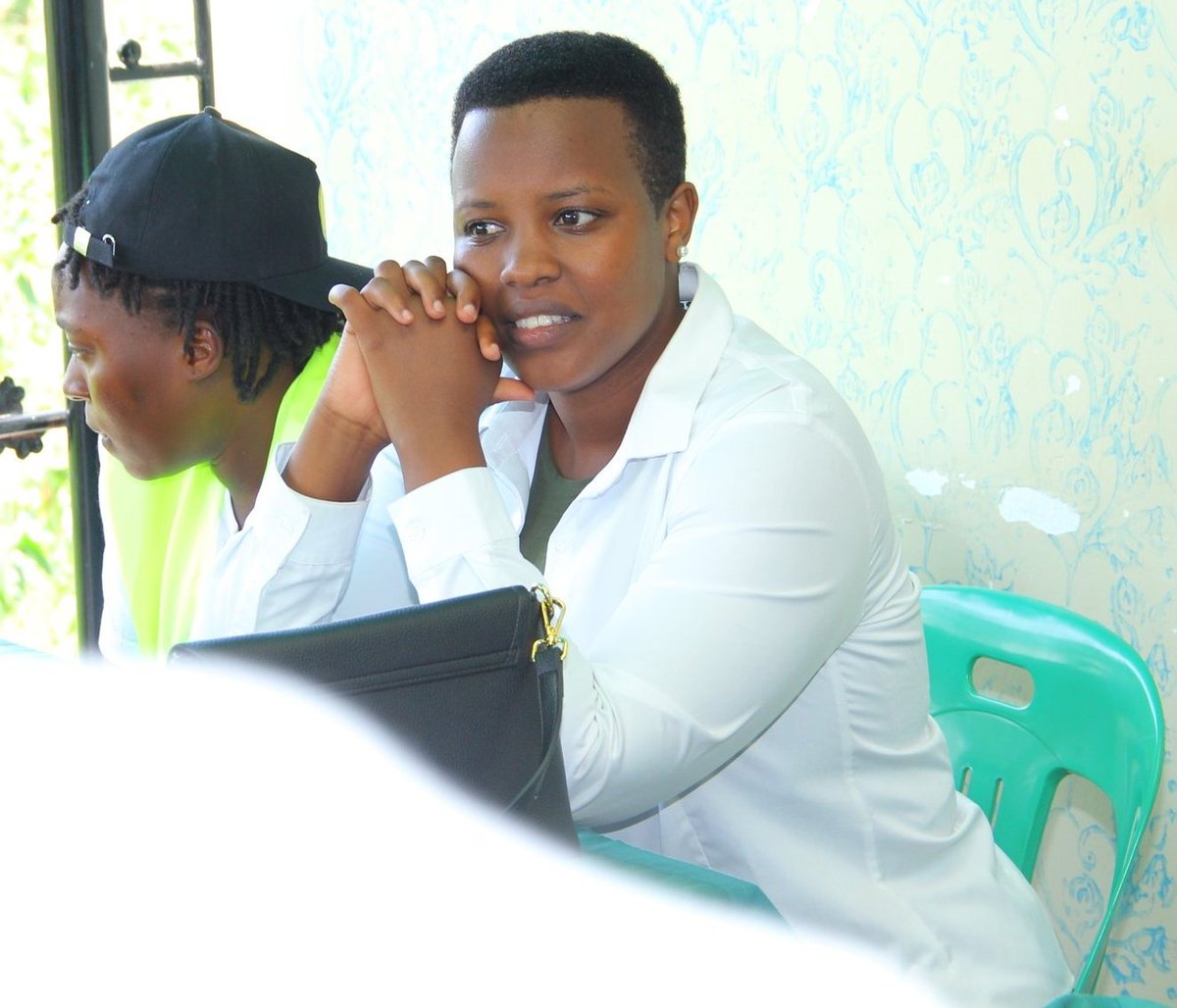 FatwesTv's tweet image. #TimeCheck: it&apos;s 04:47am but up to now no one has been told to lineup behind @KanyesigyeMerc1 or @AmpaireDiana in this Youth election at Kololo where @NRMOnline election is being conducted. @FatwesTv #updates