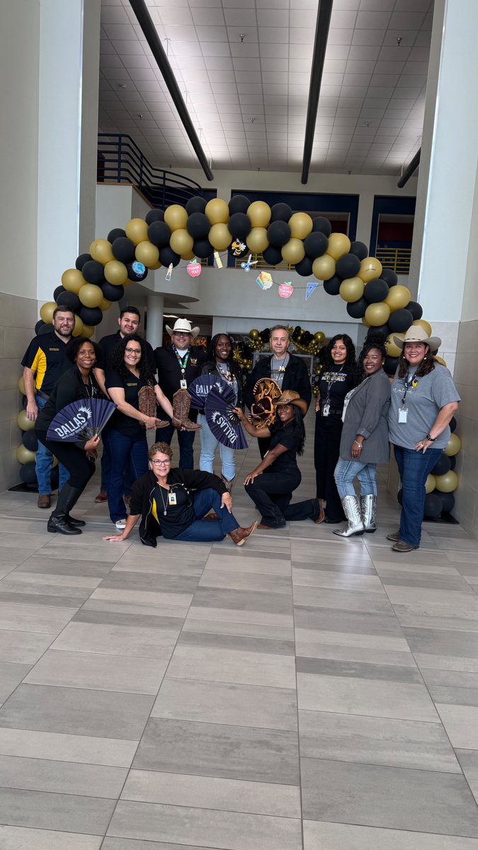 MizzPow_'s tweet photo. I feel extremely blessed to be part of the Academy Team. 🎭🎶🎨💃 Their support, care, and creativity make all the difference.  Couldn’t ask for a better team to dream, create, and grow with. 💛🖤 @GreinerAcademy  @perez_sura 
#bootsontheground #teamworkmakesthedreamwork https://t.co/h5aBnR0Ksj