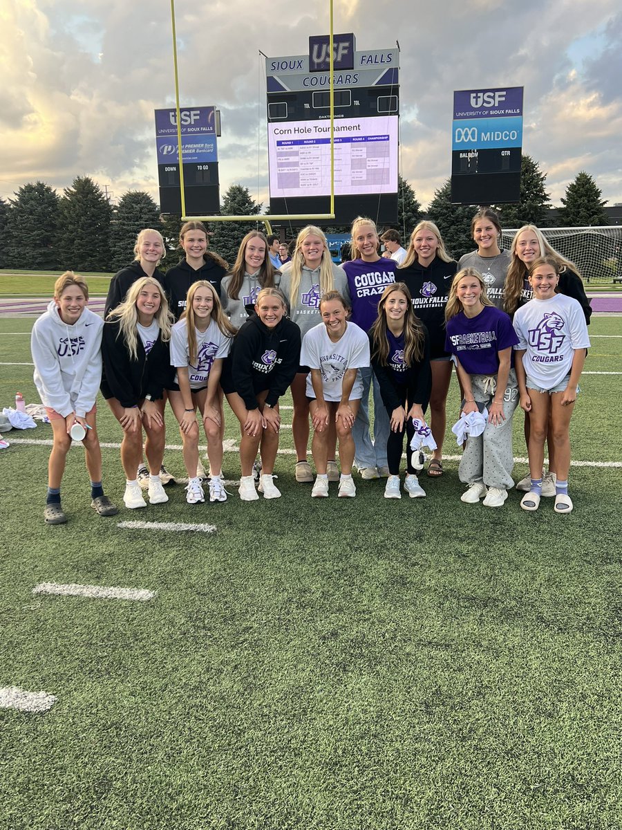 Great night with the Coo! We are ready for an exciting year in USF Athletics! 💜🤍