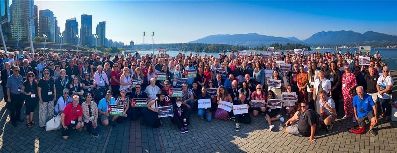 Unifor stands with Palestinian journalists in Gaza as the death count reaches 246, according to the Palestinian Journalists’ Syndicate. These media workers are showing tremendous courage as they report on the atrocities of the war, in spite of bombs, bullets, and starvation.