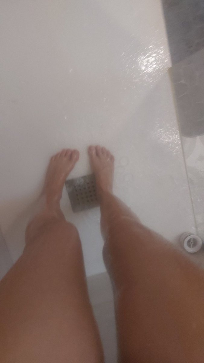 __jess_33's tweet photo. Toss shower https://t.co/RNqQ2OSMw5
