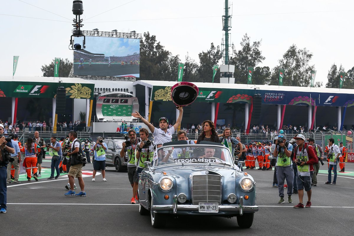 mexicogp's tweet photo. 🇲🇽🔥 Desde 2015, el #MexicoGP y @SChecoPerez nos han regalado momentos únicos.

De la emoción de correr en casa a los podios históricos de 2021 y 2022. 🏆
Orgullo puro hecho historia. 💚🤍❤️

¿Listos para el 2026?

📸 Getty Images https://t.co/4QHjaOoxAd