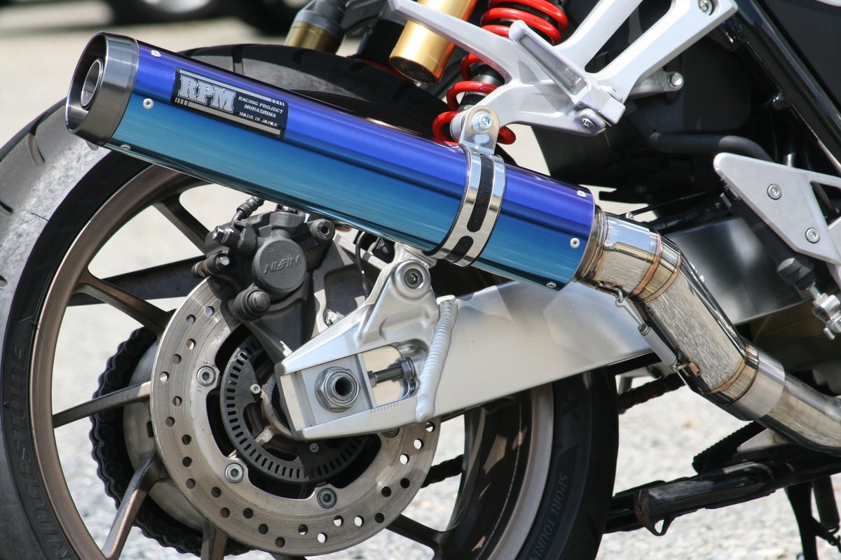 421RPM's tweet image. HONDA　CB1300SB［EBL-SC54］
RPM-LUXE

特別なマフラーで走りはもっと面白くなる

rpm421.com/product/muffle…

#RPMマフラー
#CB1300SB
#SC54
#政府認証
#ツーリング