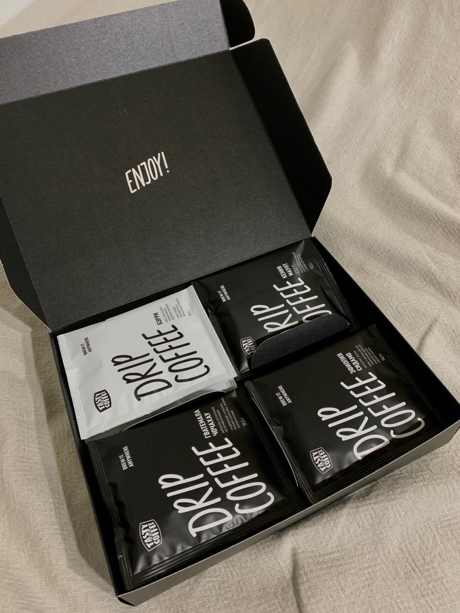 nephophiIee's tweet image. ️️
 ️️
📦 𝐃𝐢𝐧𝐠-𝐝𝐨𝐧𝐠!
A package has been sent to each house @EMERALDHSIDE.
 ️️
 ️️